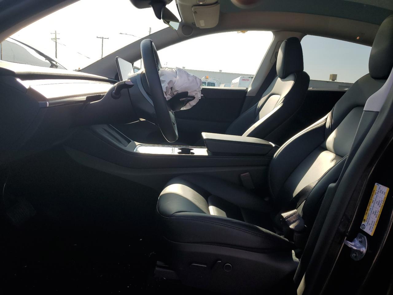 2024 Tesla Model Y VIN: 7SAYGDED4RF184443 Lot: 93554605