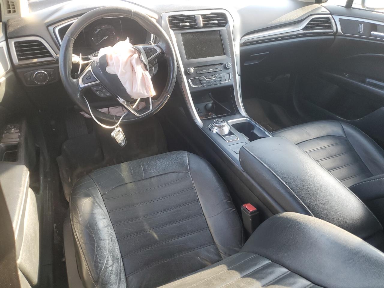 2017 Ford Fusion Se VIN: 3FA6P0HD8HR305423 Lot: 92041485