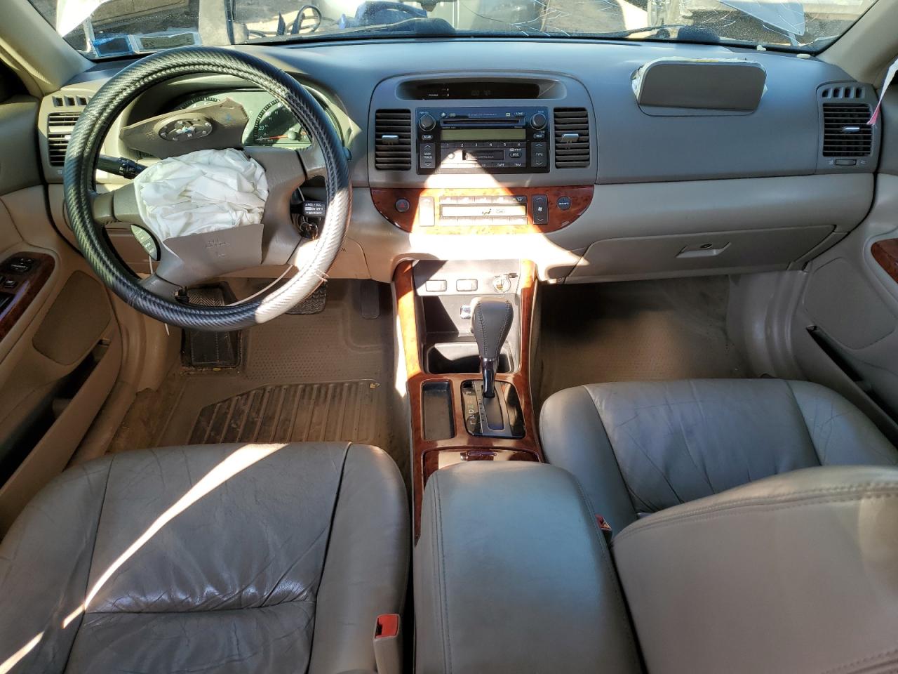 2003 Toyota Camry Le VIN: 4T1BE30K33U220755 Lot: 93844975