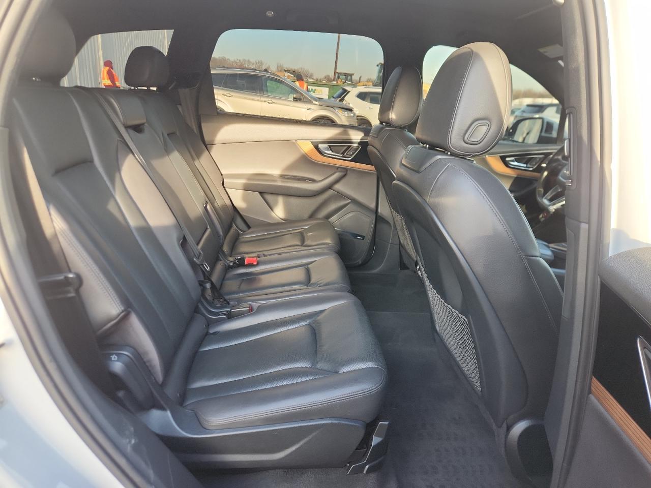 2017 Audi Q7 Premium Plus VIN: WA1LAAF7XHD027547 Lot: 93012875