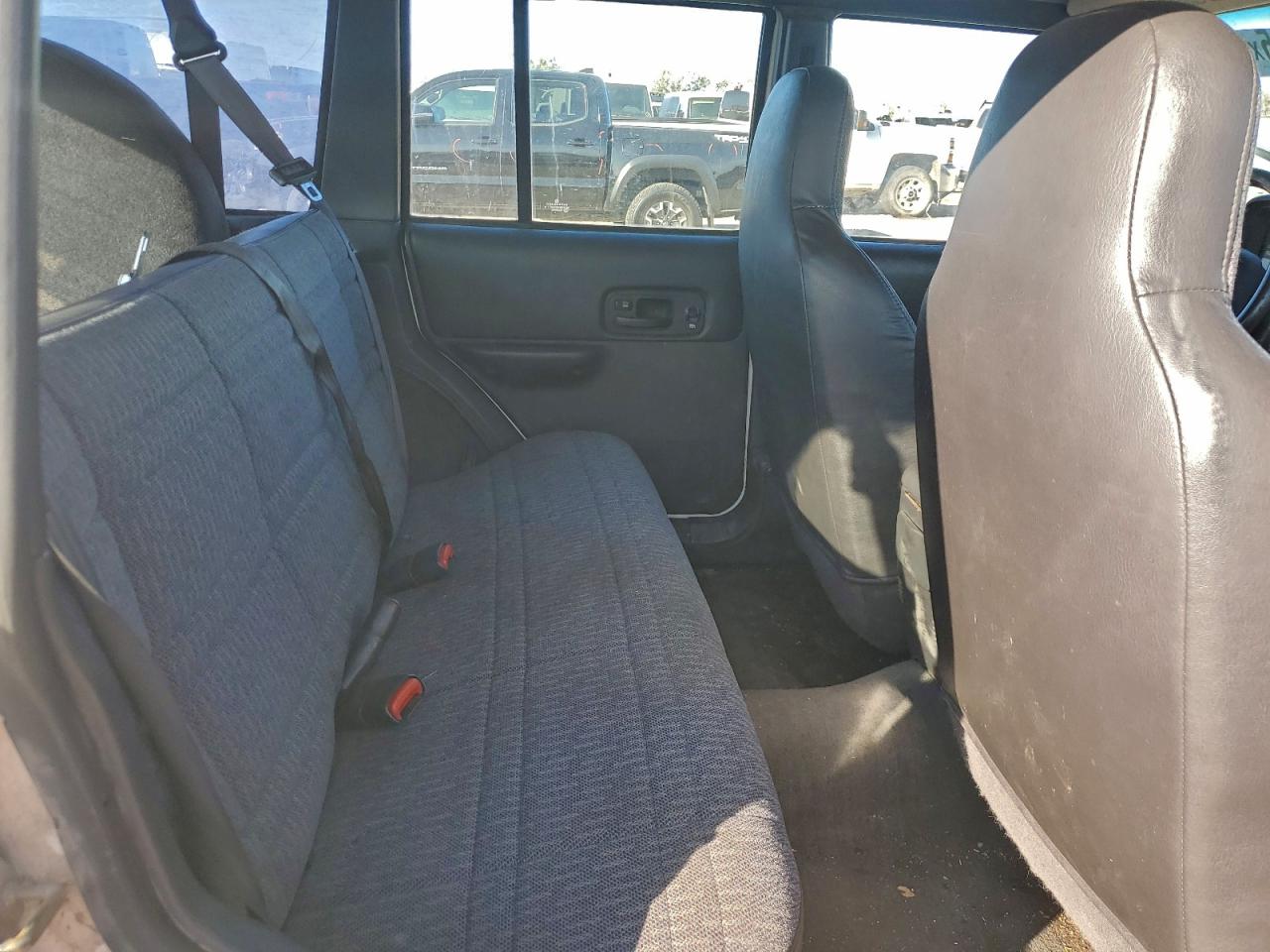 2001 Jeep Cherokee Sport VIN: 1J4FT48S21L614170 Lot: 94708945