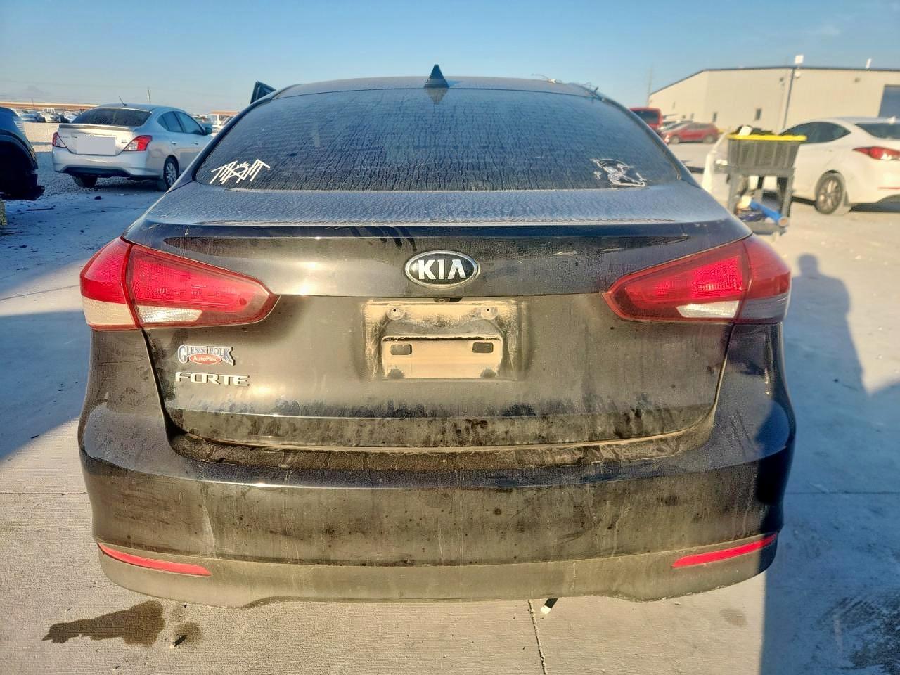 2018 Kia Forte Lx VIN: 3KPFL4A74JE250466 Lot: 92057015