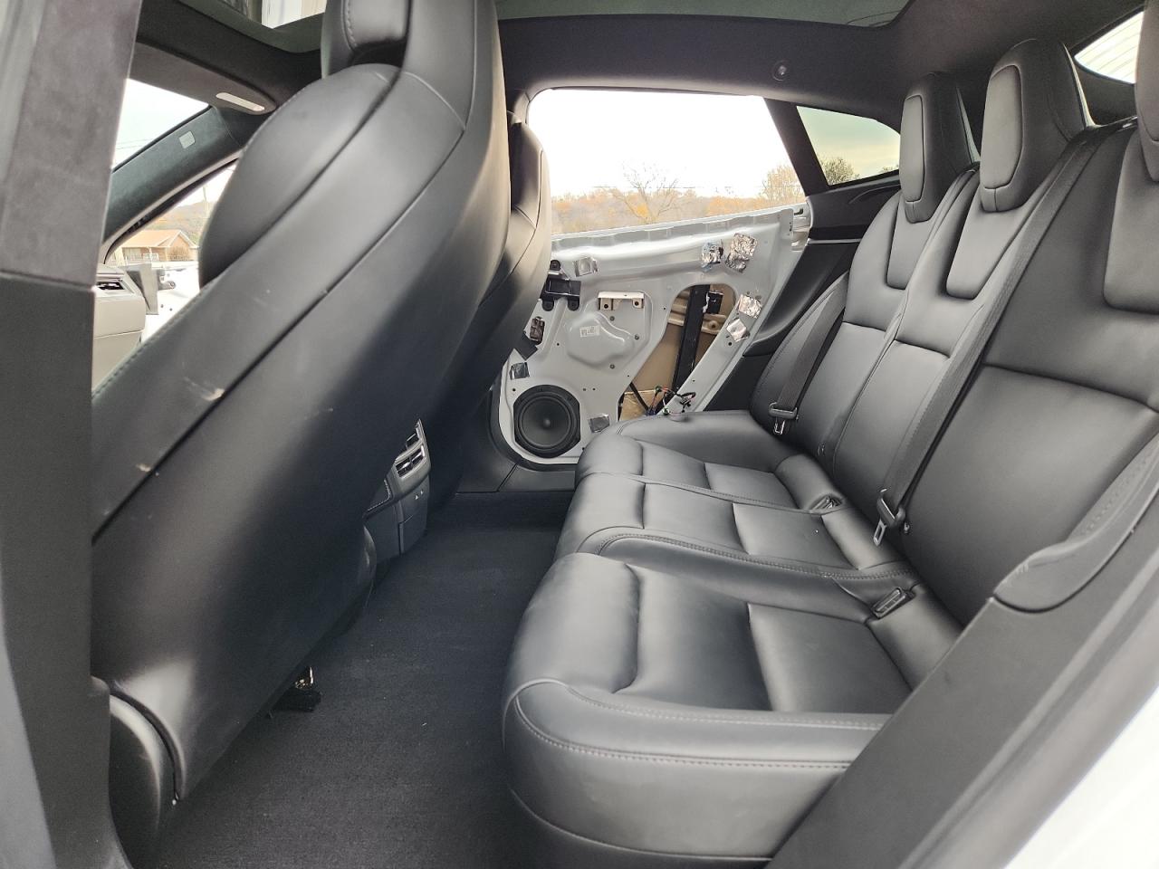 2019 Tesla Model S VIN: 5YJSA1E26KF305173 Lot: 93305285