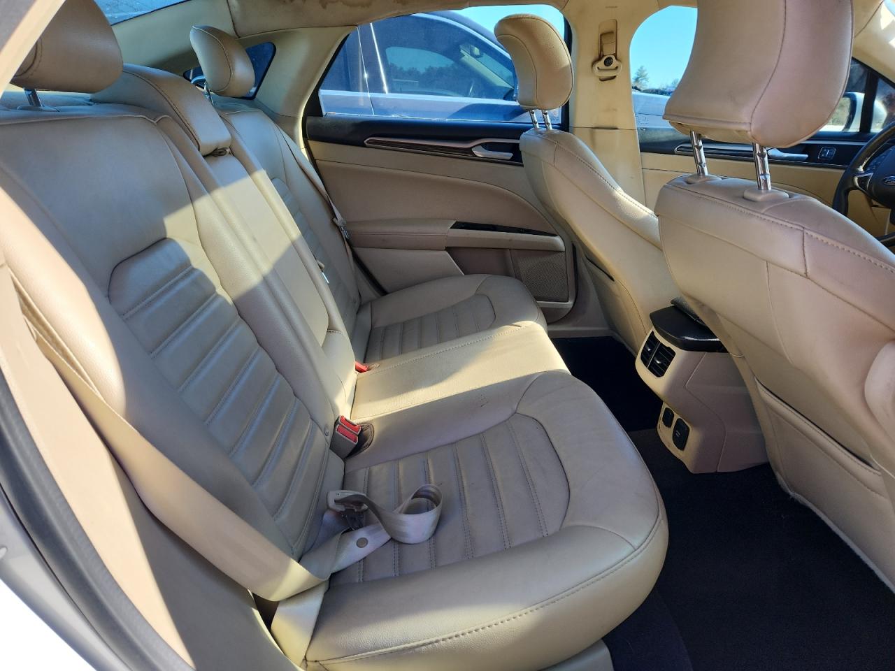 2015 Ford Fusion Se Hybrid VIN: 3FA6P0LU5FR260560 Lot: 93237515