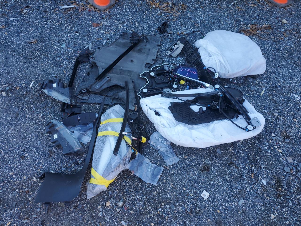 2018 Tesla Model 3 VIN: 5YJ3E1EA9JF018201 Lot: 91076925