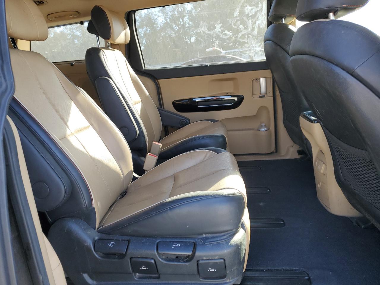 2015 Kia Sedona Sxl VIN: KNDME5C19F6028602 Lot: 91989245