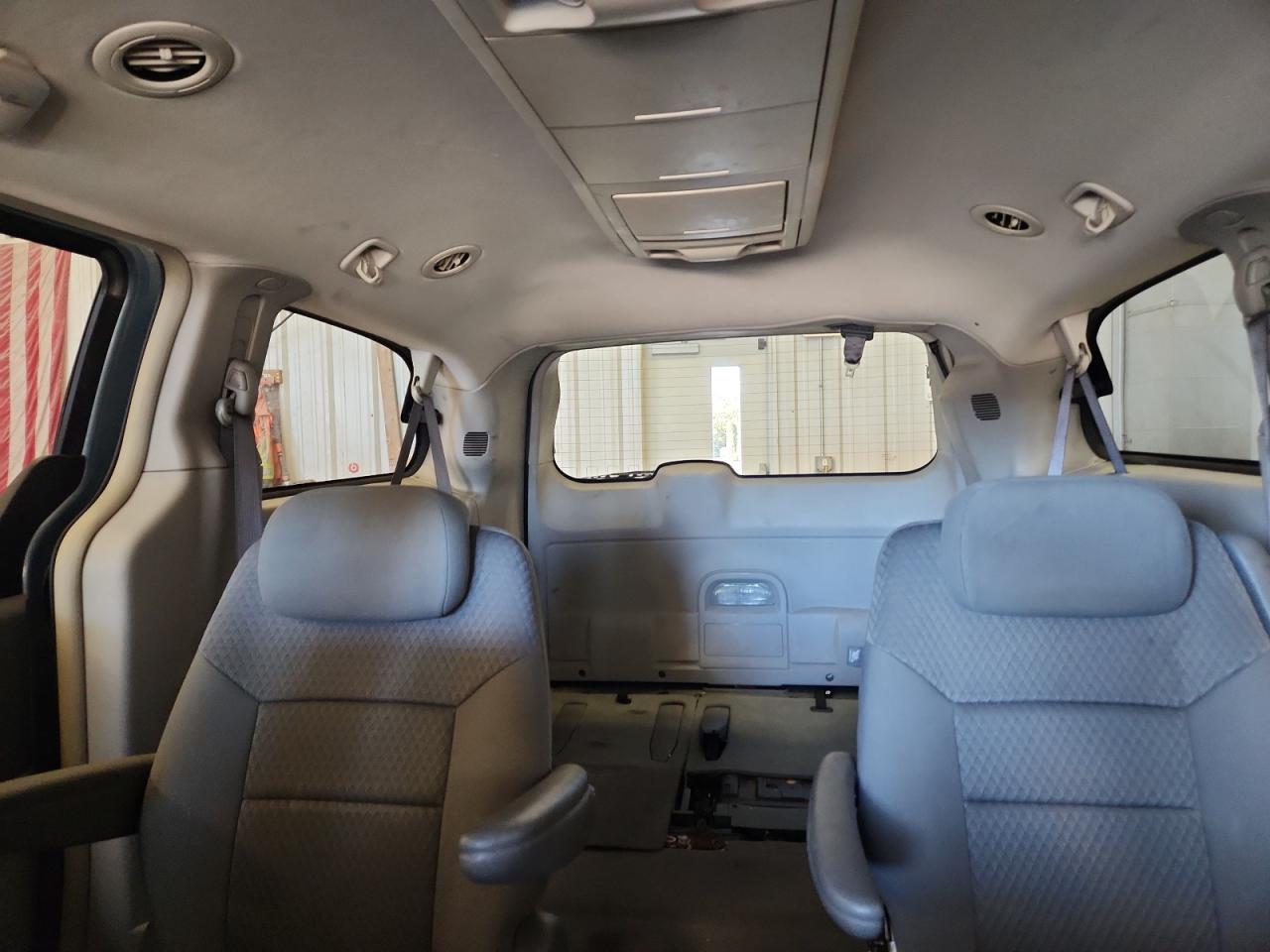 2008 Chrysler Town & Country Touring VIN: 2A8HR54P28R841227 Lot: 90700765