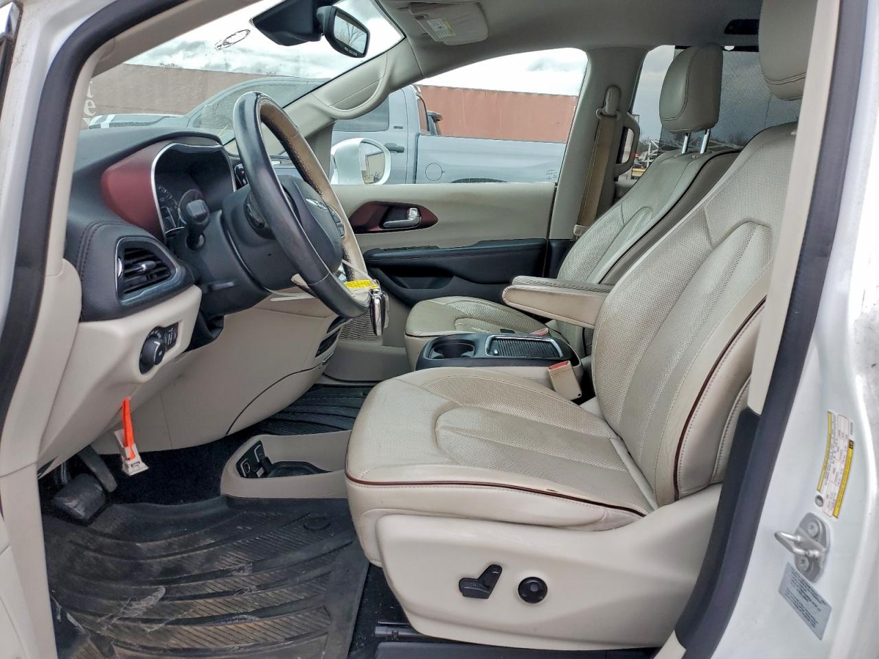 2017 Chrysler Pacifica Limited VIN: 2C4RC1GG8HR602993 Lot: 93957065