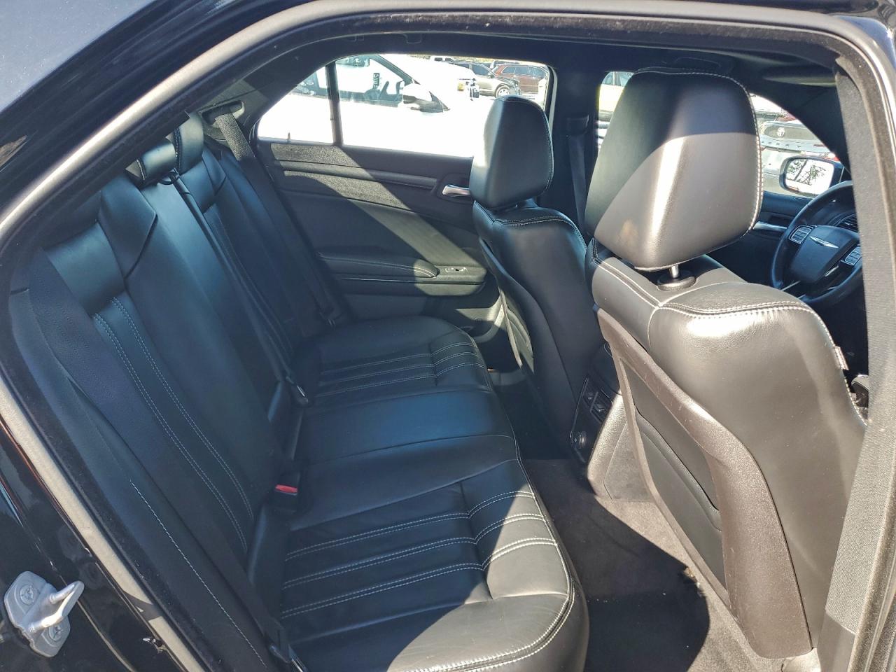 2014 Chrysler 300 S VIN: 2C3CCABG4EH375417 Lot: 90580975