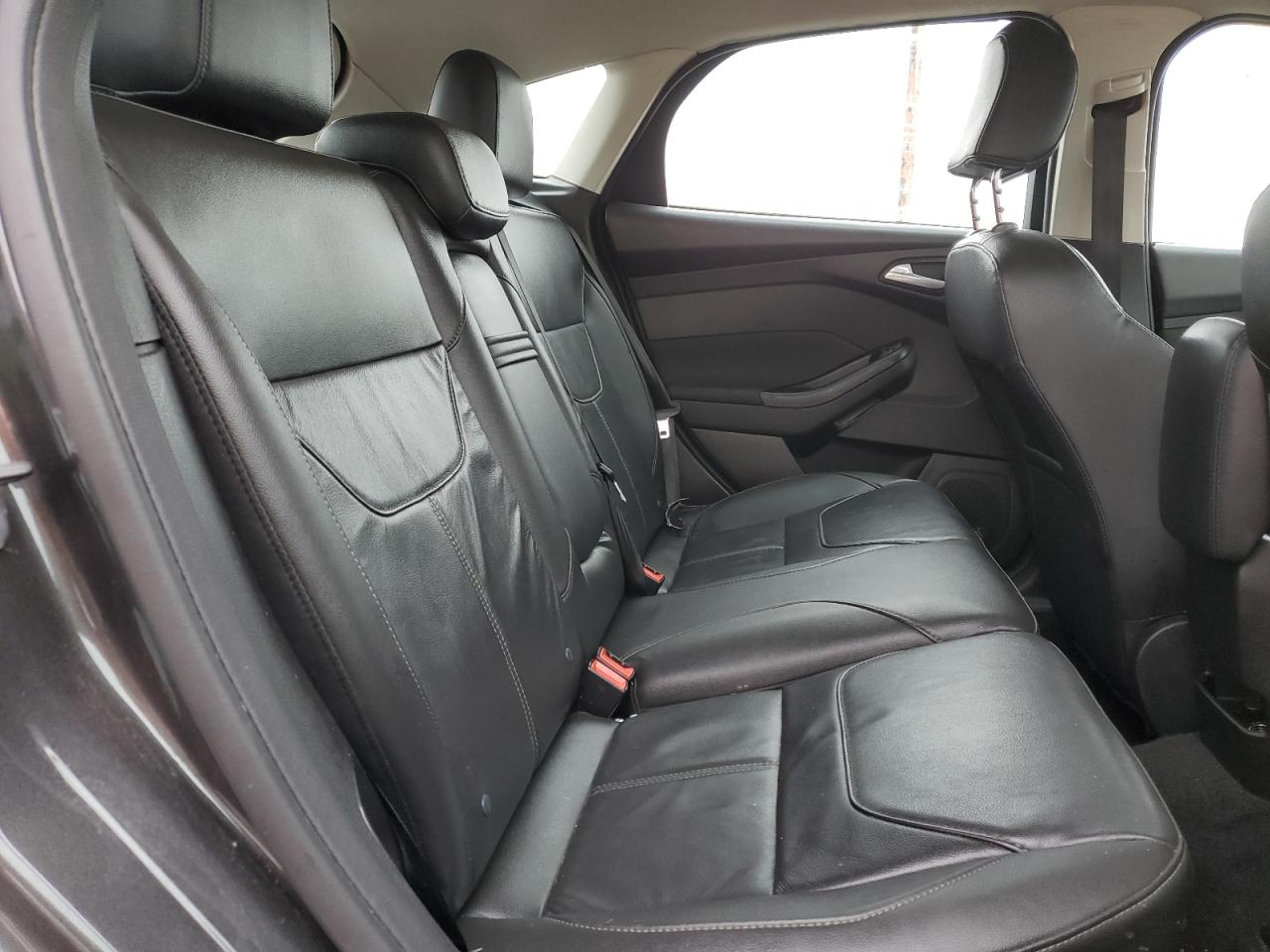 2016 Ford Focus Titanium VIN: 1FADP3N23GL238822 Lot: 92067655