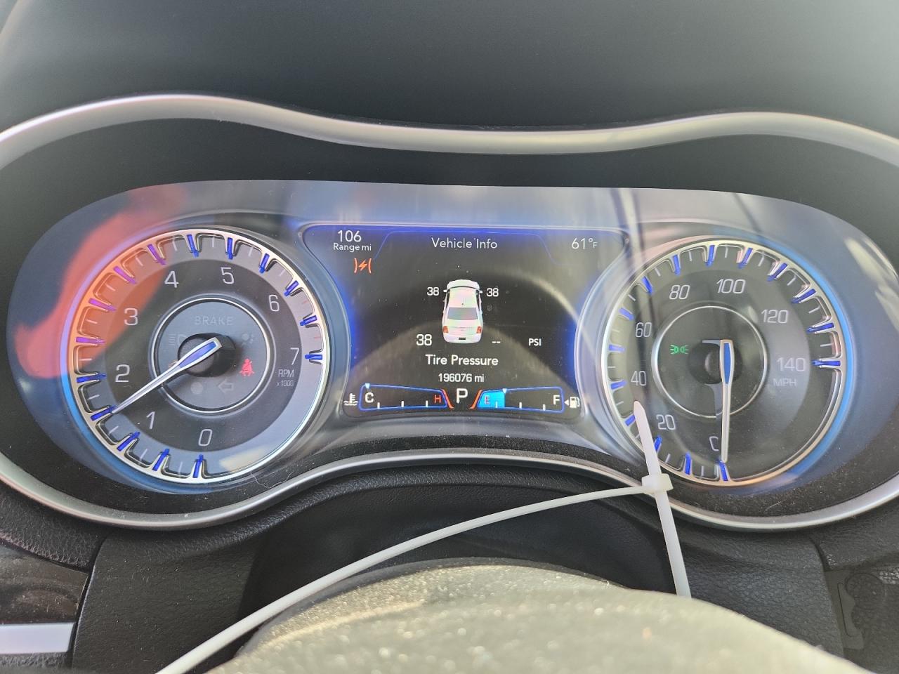 2015 Chrysler 300 Limited VIN: 2C3CCARG4FH831598 Lot: 93588815