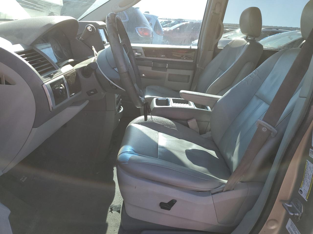 2009 Chrysler Town & Country Touring VIN: 2A8HR54199R630653 Lot: 92428685