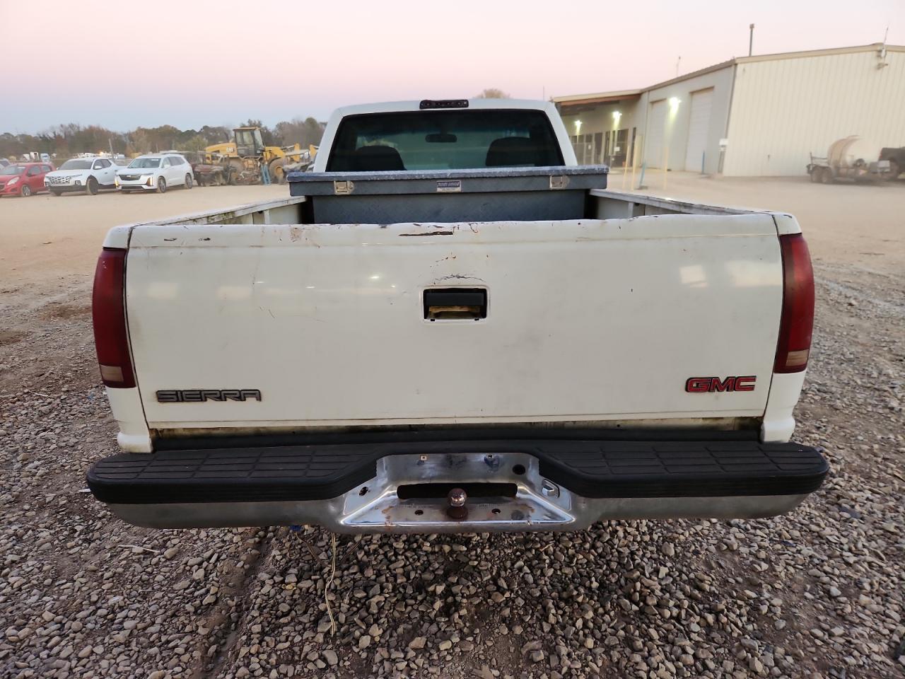 1999 GMC Sierra K2500 VIN: 1GTGK24R3XR703966 Lot: 92664755