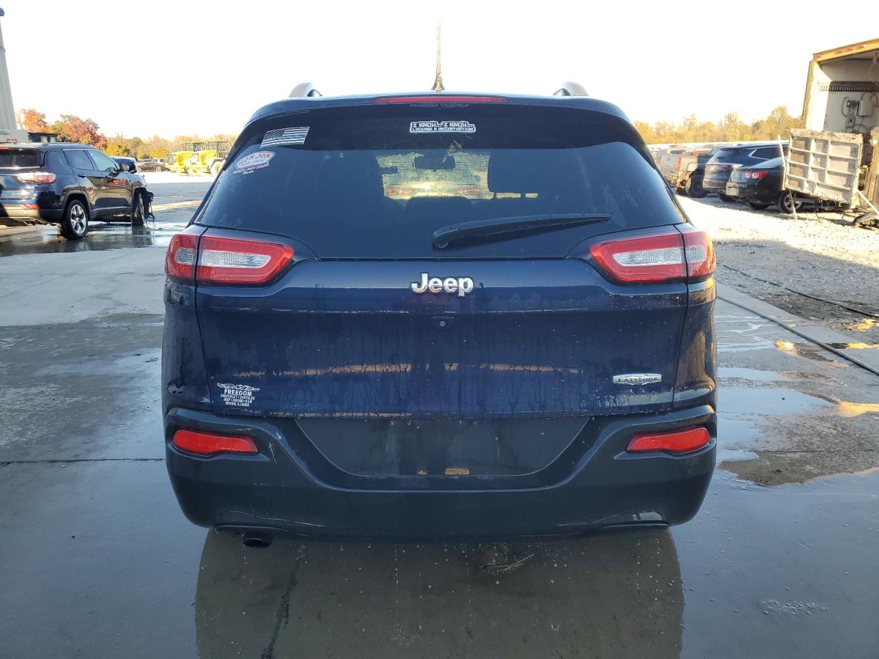 2015 Jeep Cherokee Latitude VIN: 1C4PJLCB5FW712200 Lot: 92221385