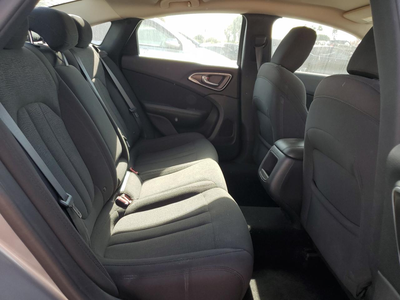 2016 Chrysler 200 Limited VIN: 1C3CCCAB2GN171095 Lot: 92500335