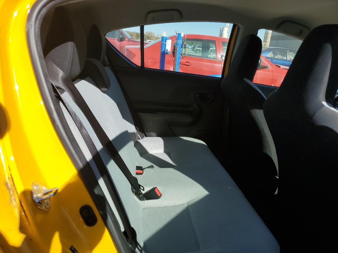 2015 Toyota Prius C VIN: JTDKDTB33F1088342 Lot: 90889385