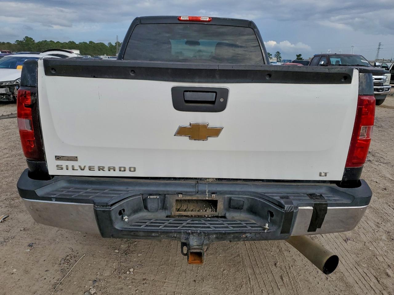 2008 Chevrolet Silverado C2500 Heavy Duty VIN: 1GCHC23698F105781 Lot: 94409105