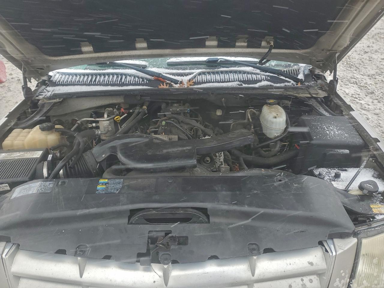 2005 Cadillac Escalade Luxury VIN: 1GYEK63N65R136057 Lot: 94129665