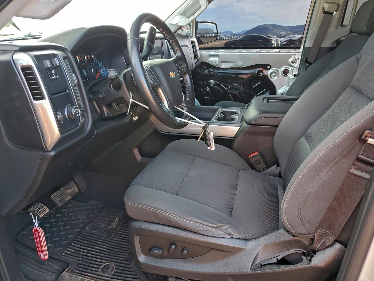 2018 Chevrolet Silverado C1500 Lt VIN: 3GCPCREC2JG489950 Lot: 93673635