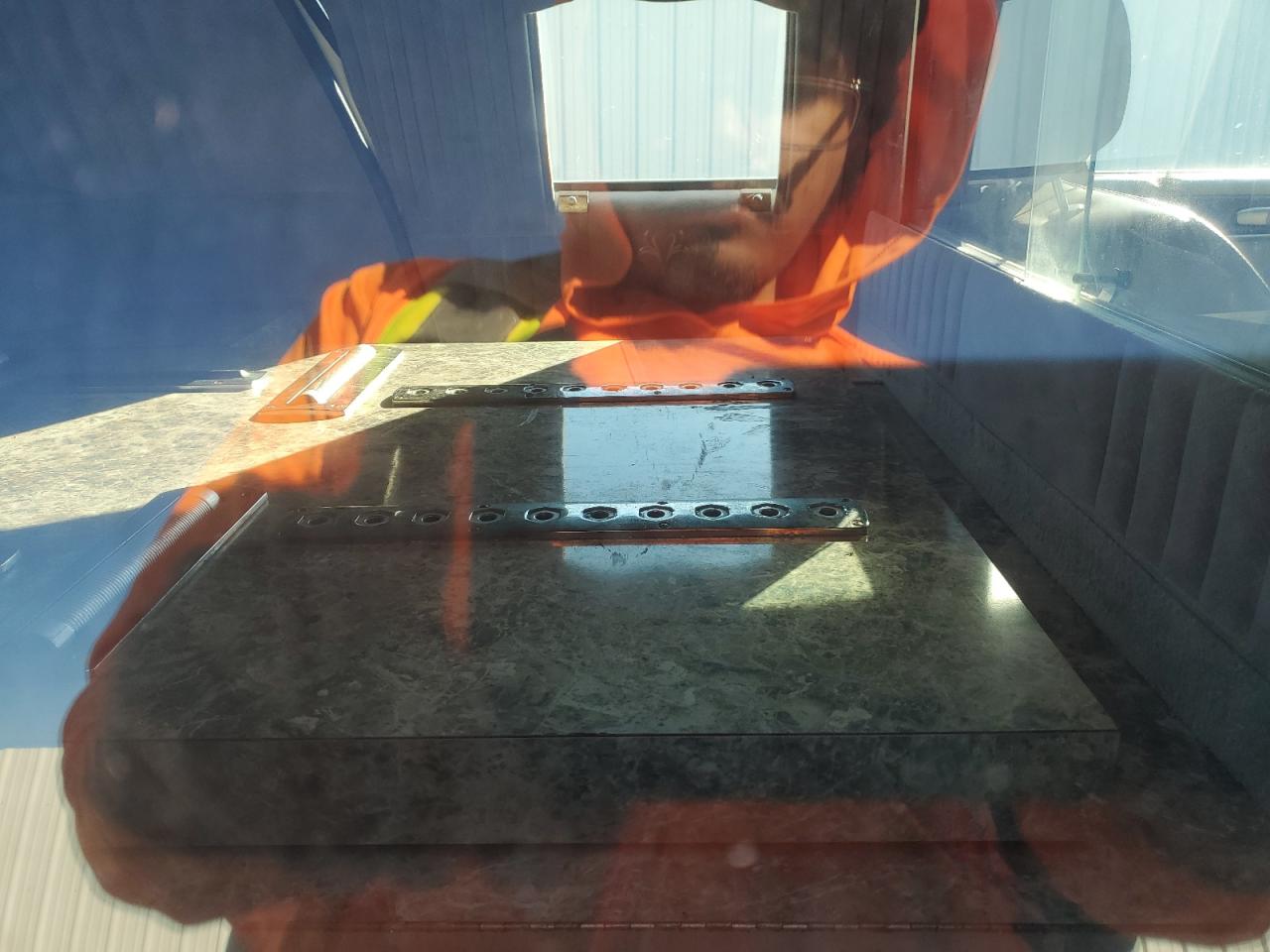 2003 Lincoln Town Car Executive VIN: 1L1FM81W13Y643637 Lot: 92817425