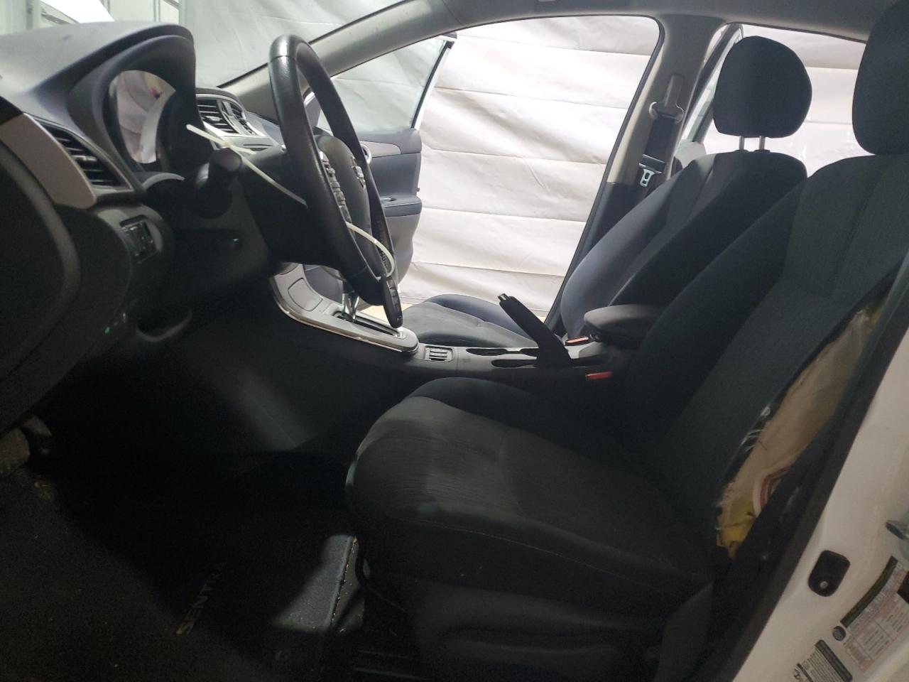 2015 Nissan Sentra S VIN: 3N1AB7APXFY304022 Lot: 92356975