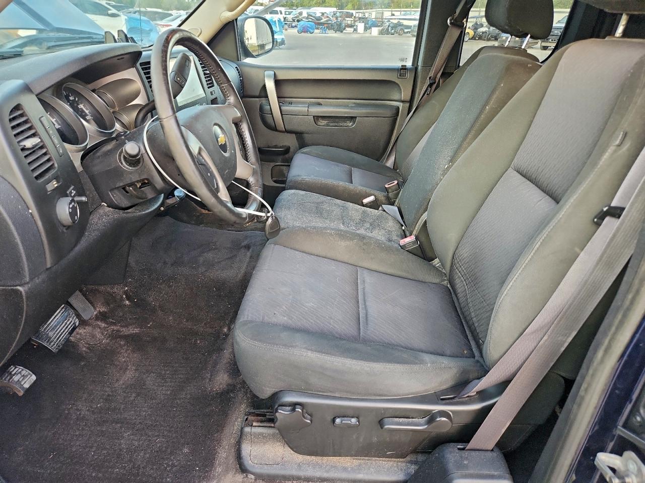 2011 Chevrolet Silverado K1500 Lt VIN: 1GCRKSE33BZ353640 Lot: 92985325