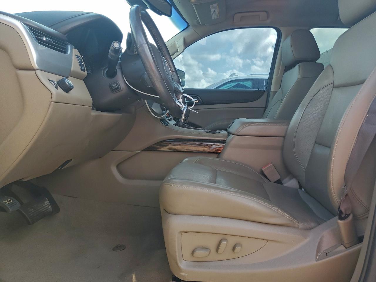 2019 GMC Yukon Xl C1500 Slt VIN: 1GKS1GKC4KR333536 Lot: 94144035