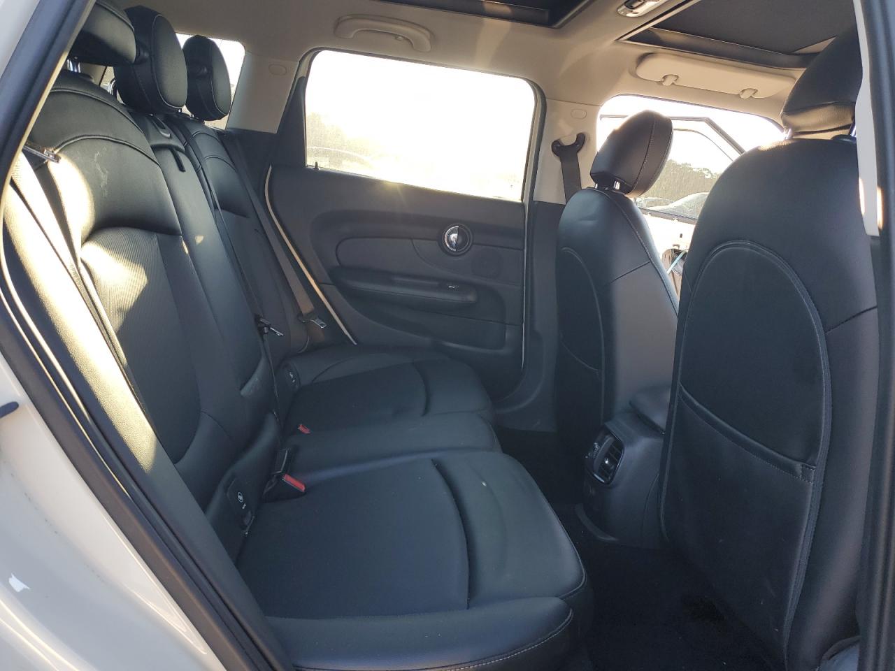 2016 Mini Cooper Clubman VIN: WMWLN5C55G2E31144 Lot: 91775055