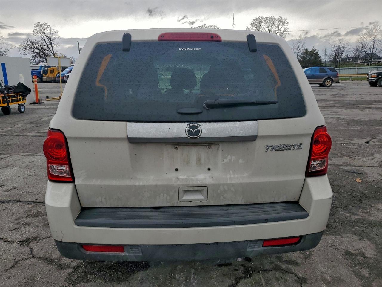 2011 Mazda Tribute I VIN: 4F2CY0C76BKM04927 Lot: 93953985
