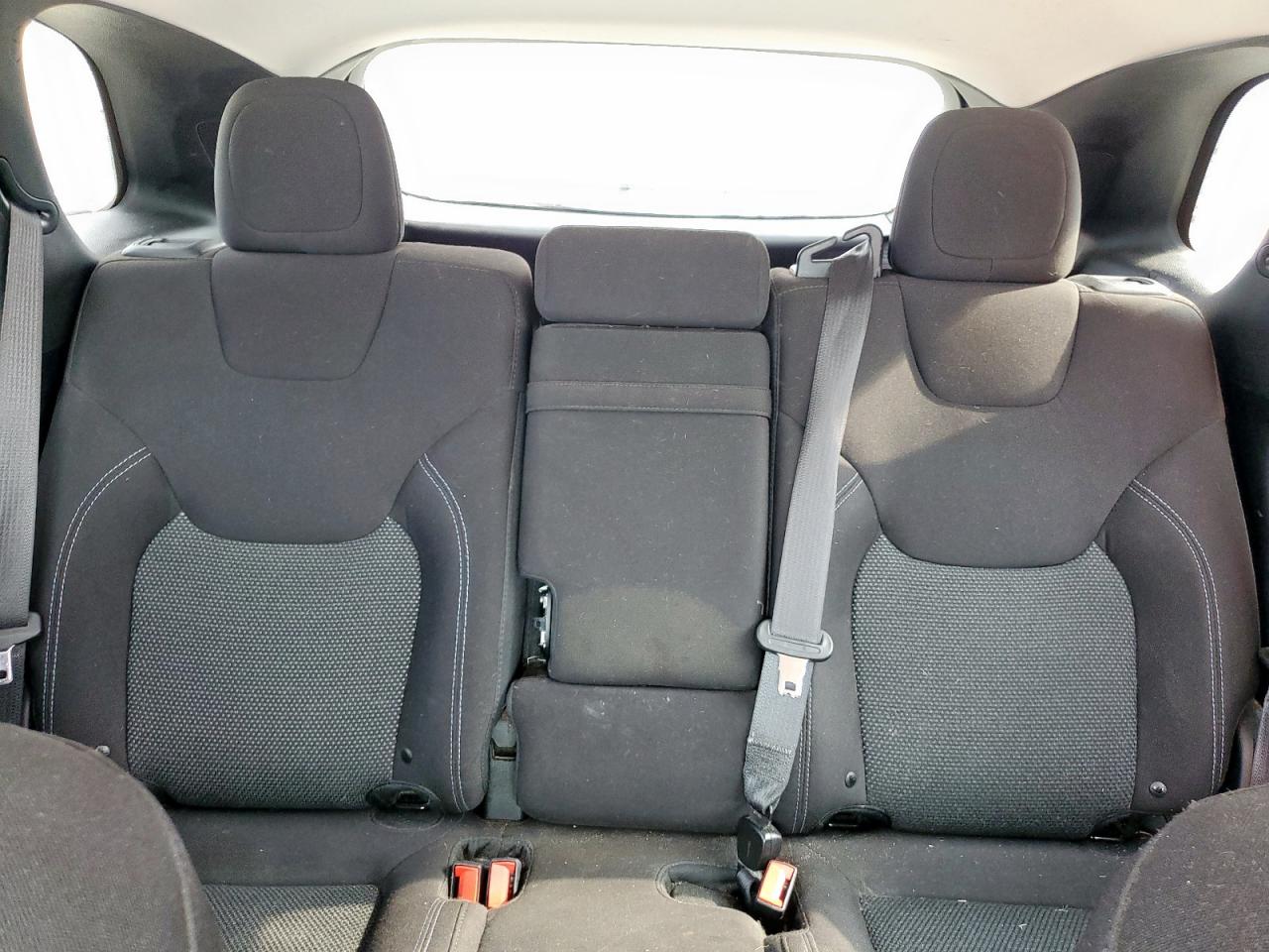 2019 Jeep Cherokee Latitude VIN: 1C4PJLCBXKD326541 Lot: 93253775