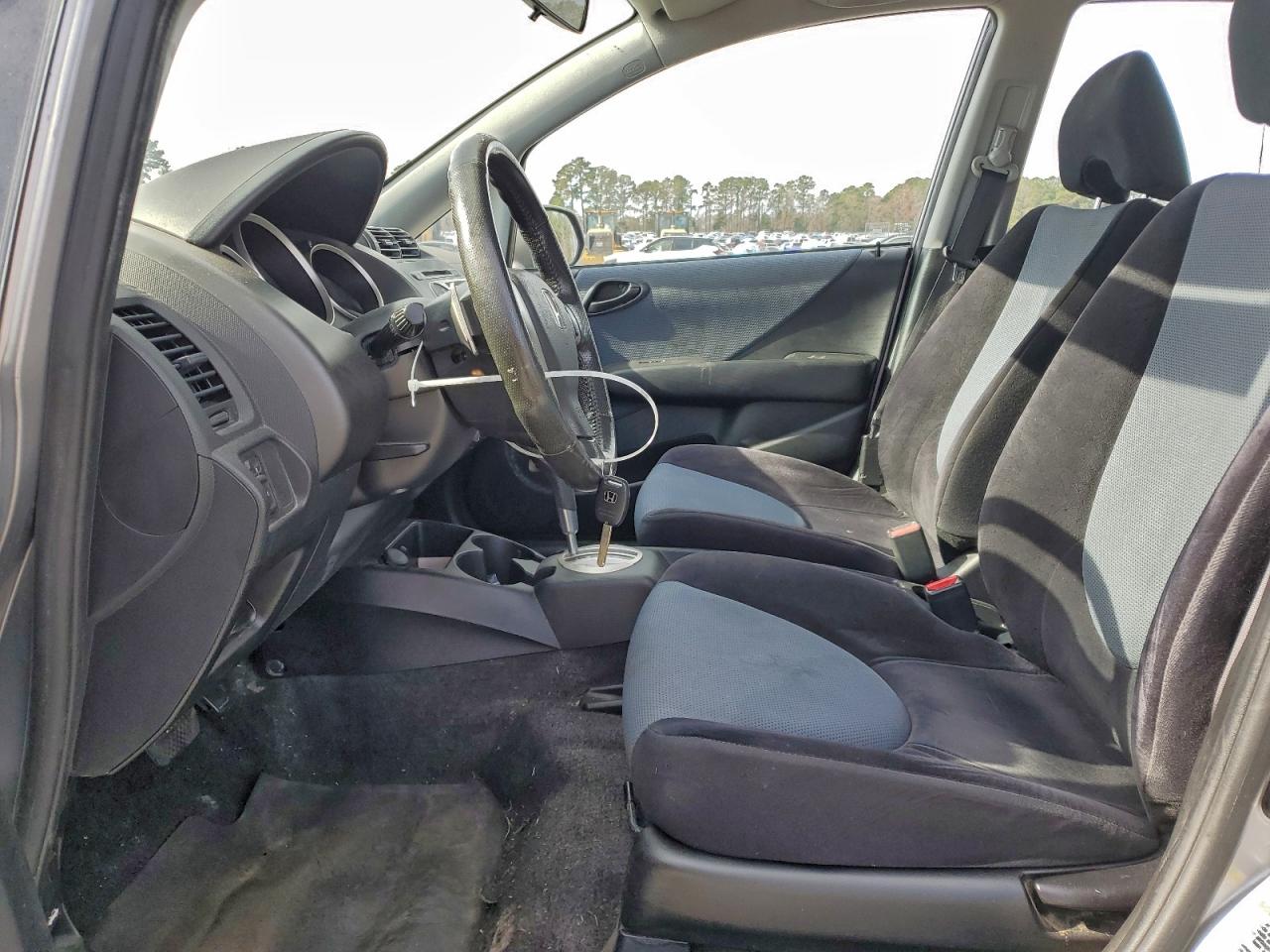 2007 Honda Fit S VIN: JHMGD38687S067715 Lot: 94282815