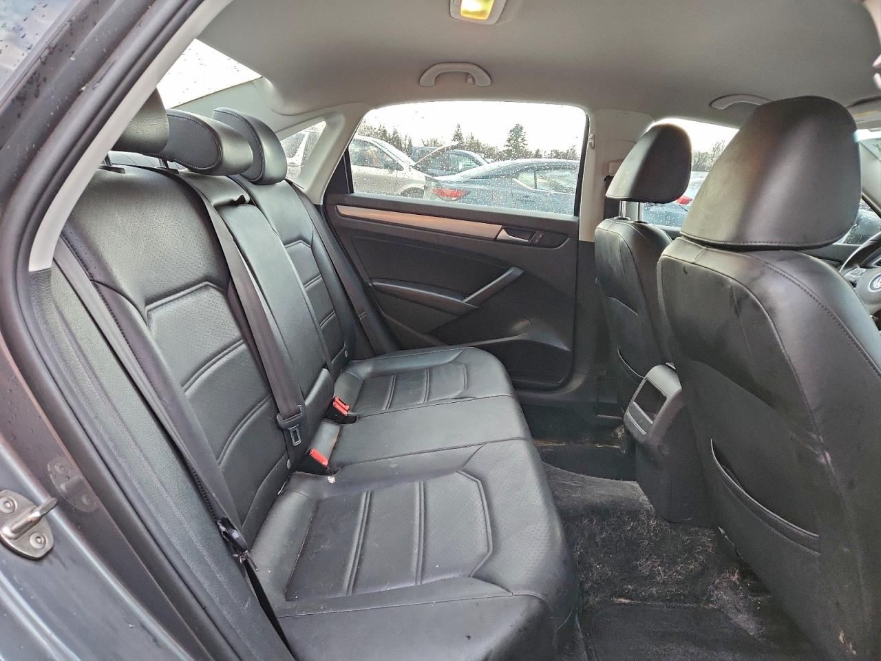 2015 Volkswagen Passat S VIN: 1VWAT7A35FC085812 Lot: 94249195