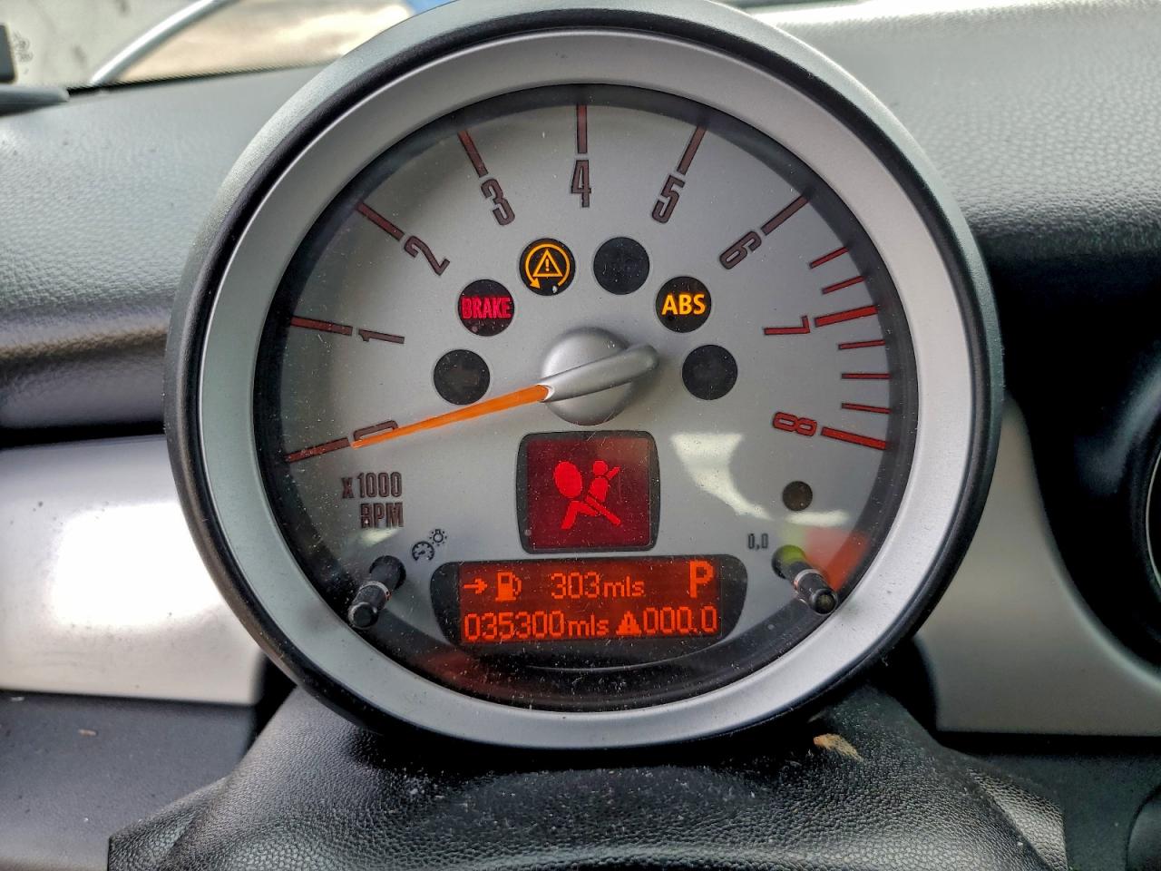 2010 Mini Cooper VIN: WMWMF3C57ATZ65167 Lot: 93572315