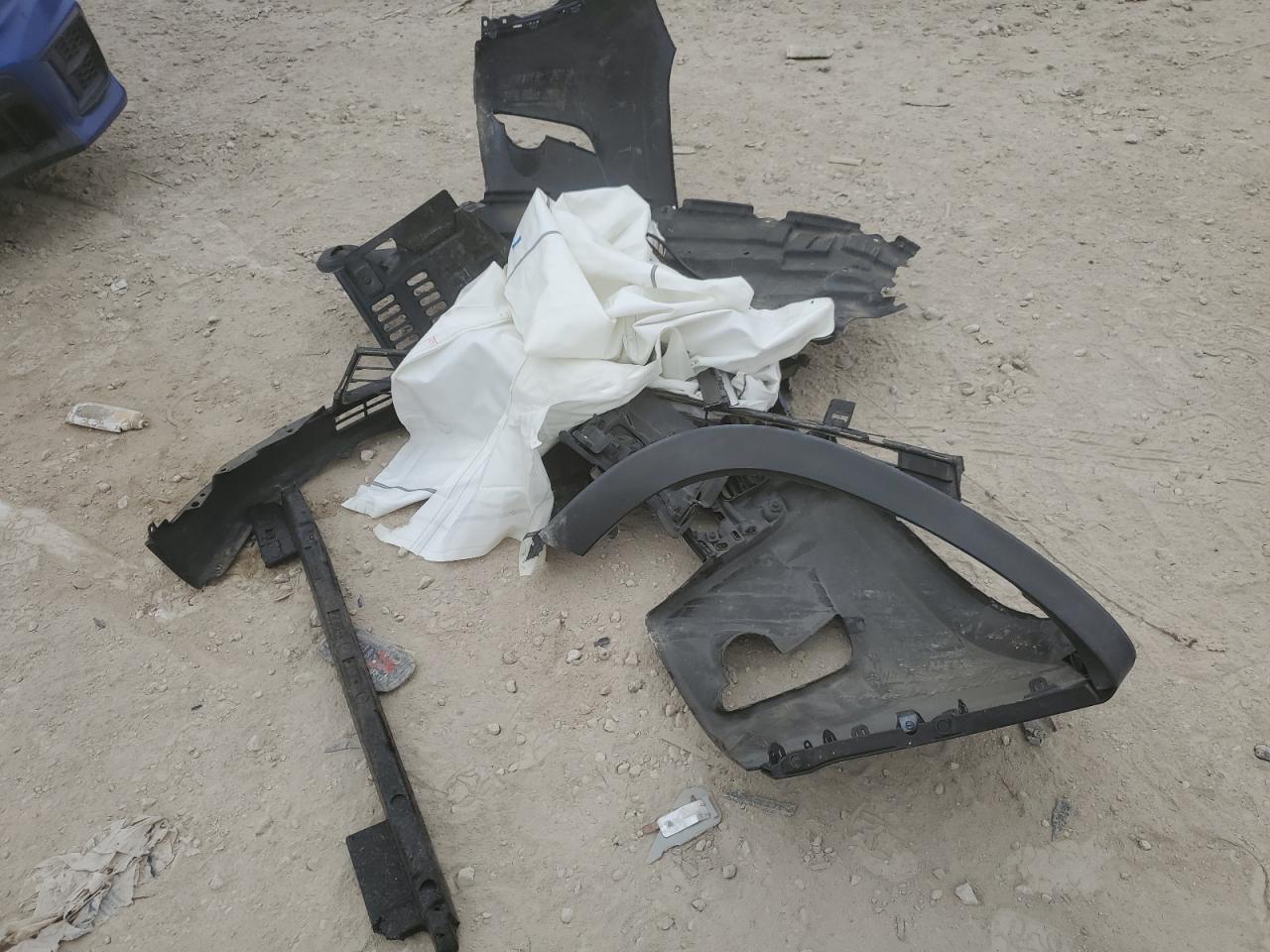 2018 Toyota Highlander Le VIN: 5TDZZRFH7JS239235 Lot: 92957615