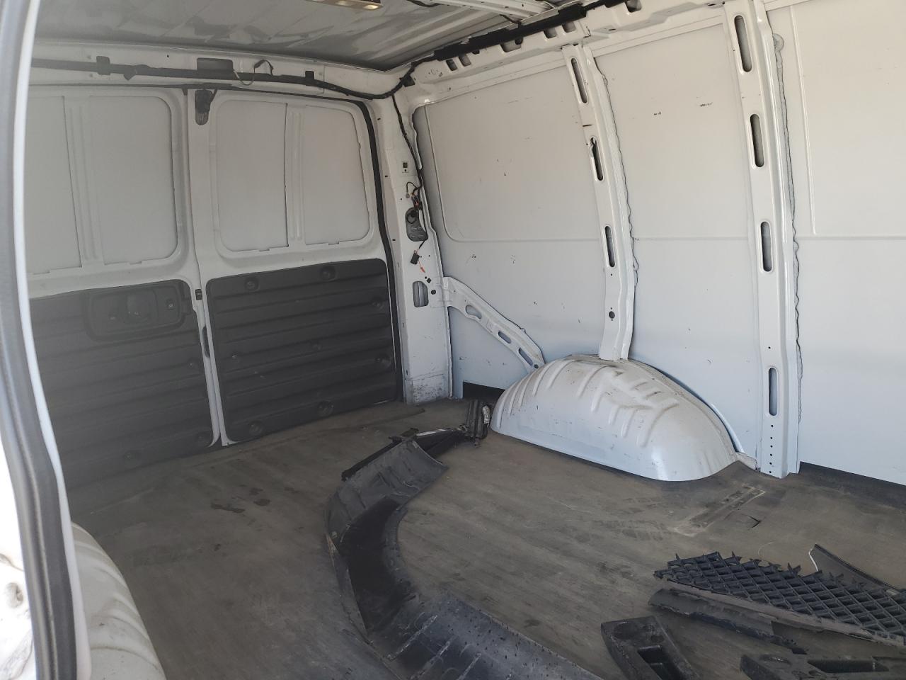 2020 Chevrolet Express G2500 VIN: 1GCWGAFP6L1155618 Lot: 90982435