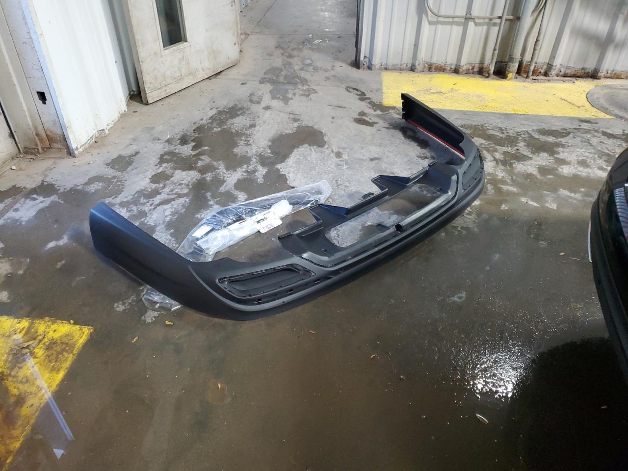 2018 Buick Regal Tourx Essence VIN: W04GV8SX8J1166751 Lot: 92306615