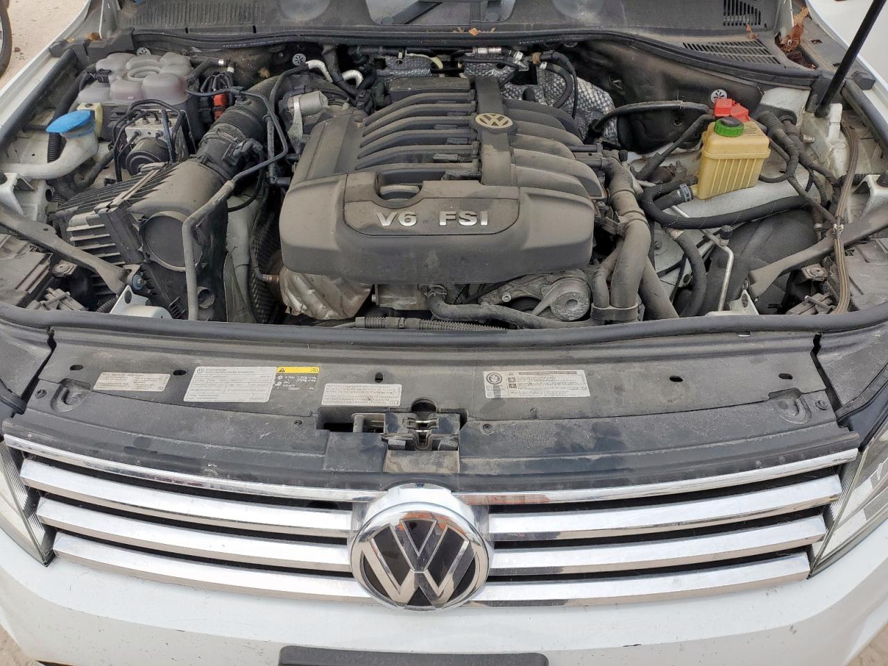 2016 Volkswagen Touareg Sport VIN: WVGEF9BP9GD000516 Lot: 92743305