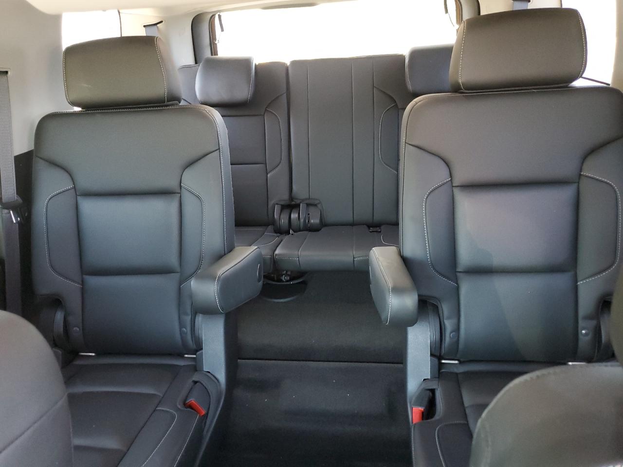 2018 Chevrolet Tahoe C1500 Premier VIN: 1GNSCCKCXJR355951 Lot: 92992115