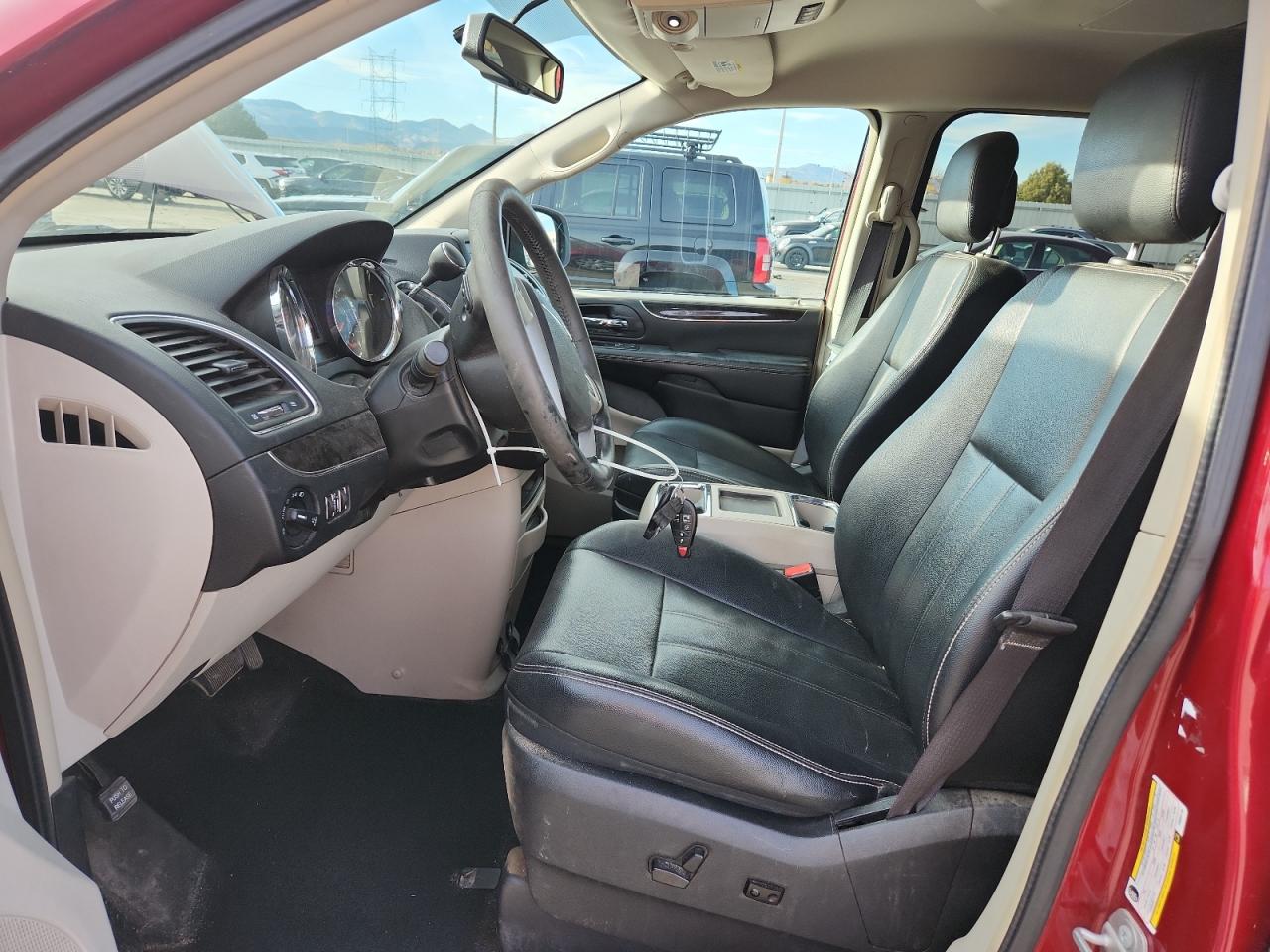 2015 Chrysler Town & Country Touring VIN: 2C4RC1BG4FR564716 Lot: 91938245