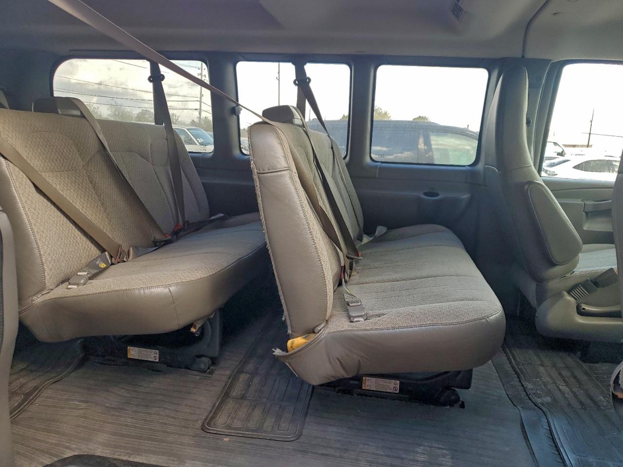 2017 Chevrolet Express G2500 Lt VIN: 1GAWGFFF0H1110985 Lot: 91742085