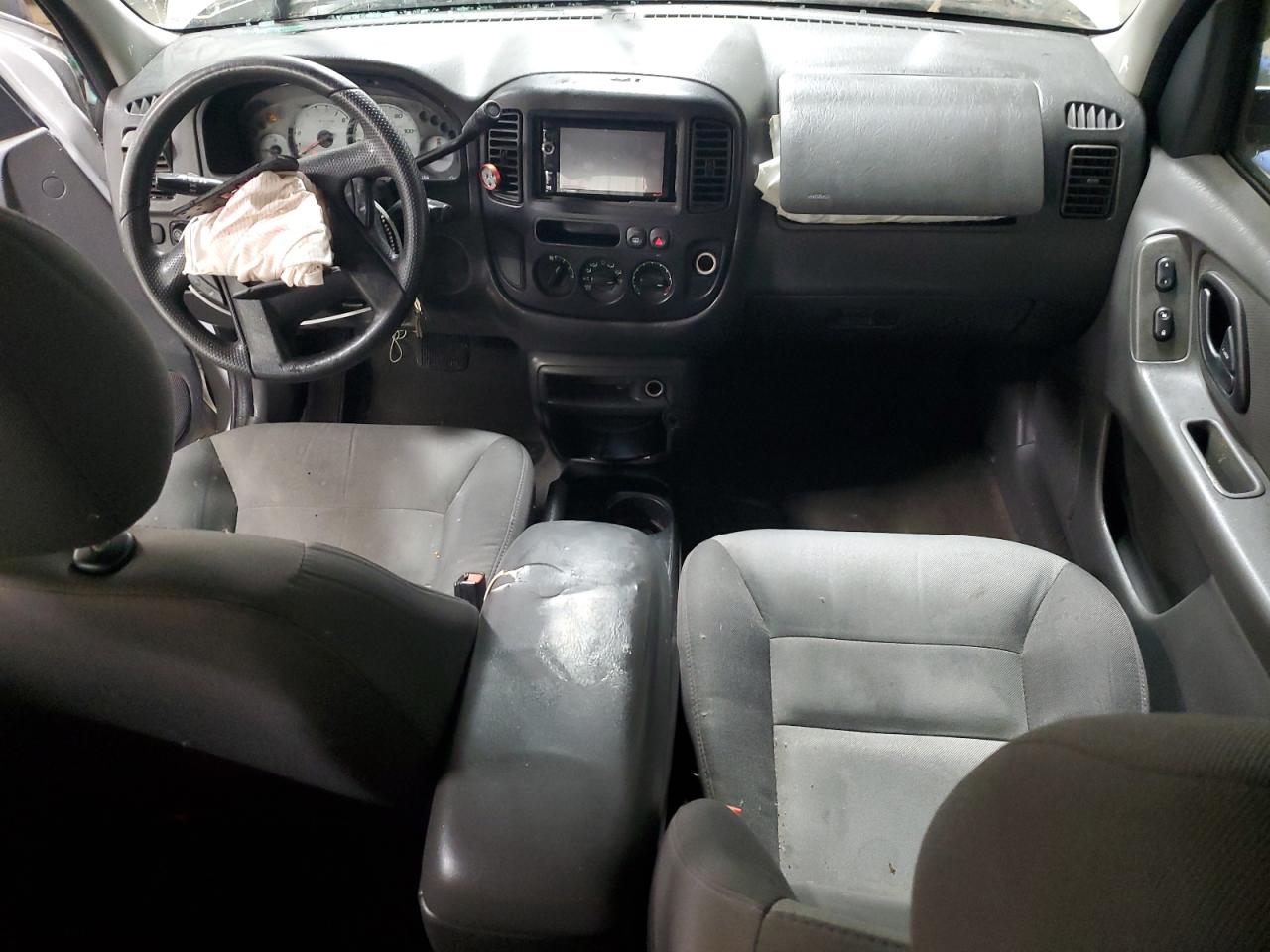 2003 Ford Escape Xls VIN: 1FMYU02113KE04264 Lot: 92330275