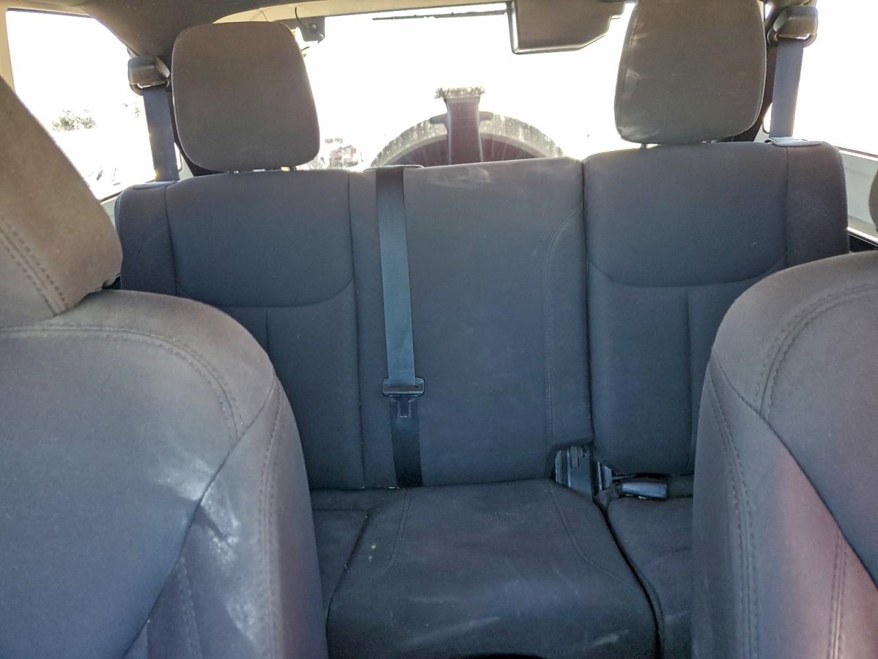 2015 Jeep Wrangler Unlimited Sport VIN: 1C4BJWDG8FL518946 Lot: 94644935