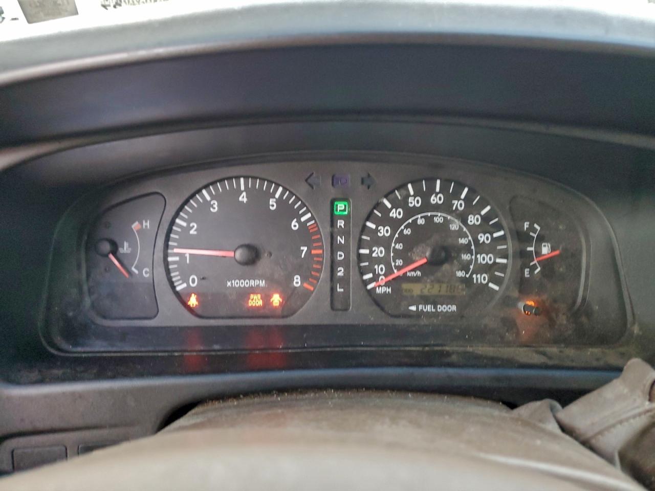 2000 Toyota Sienna Le VIN: 4T3ZF13C2YU270548 Lot: 94310665