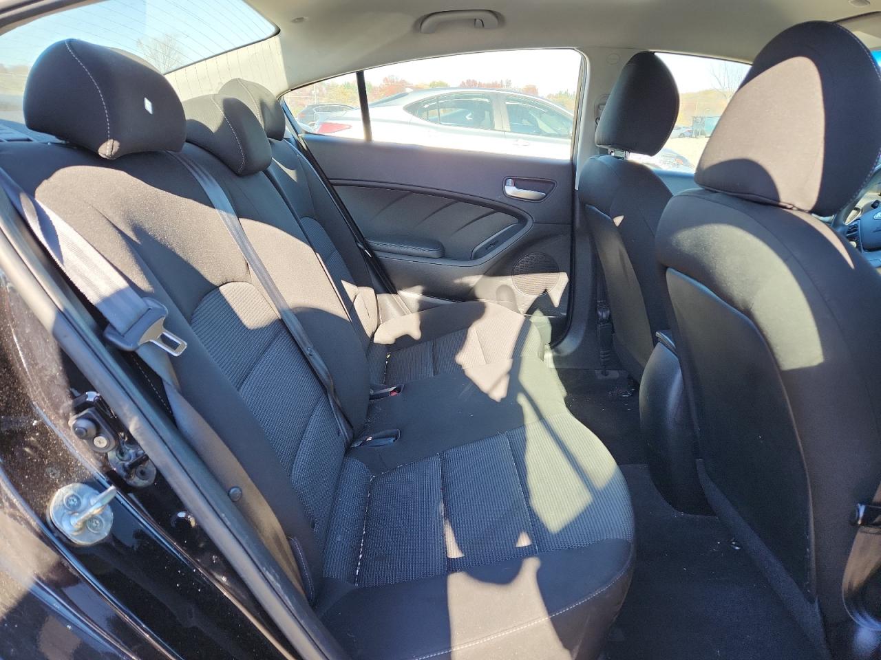 2018 Kia Forte Lx VIN: 3KPFK4A73JE235699 Lot: 91183205