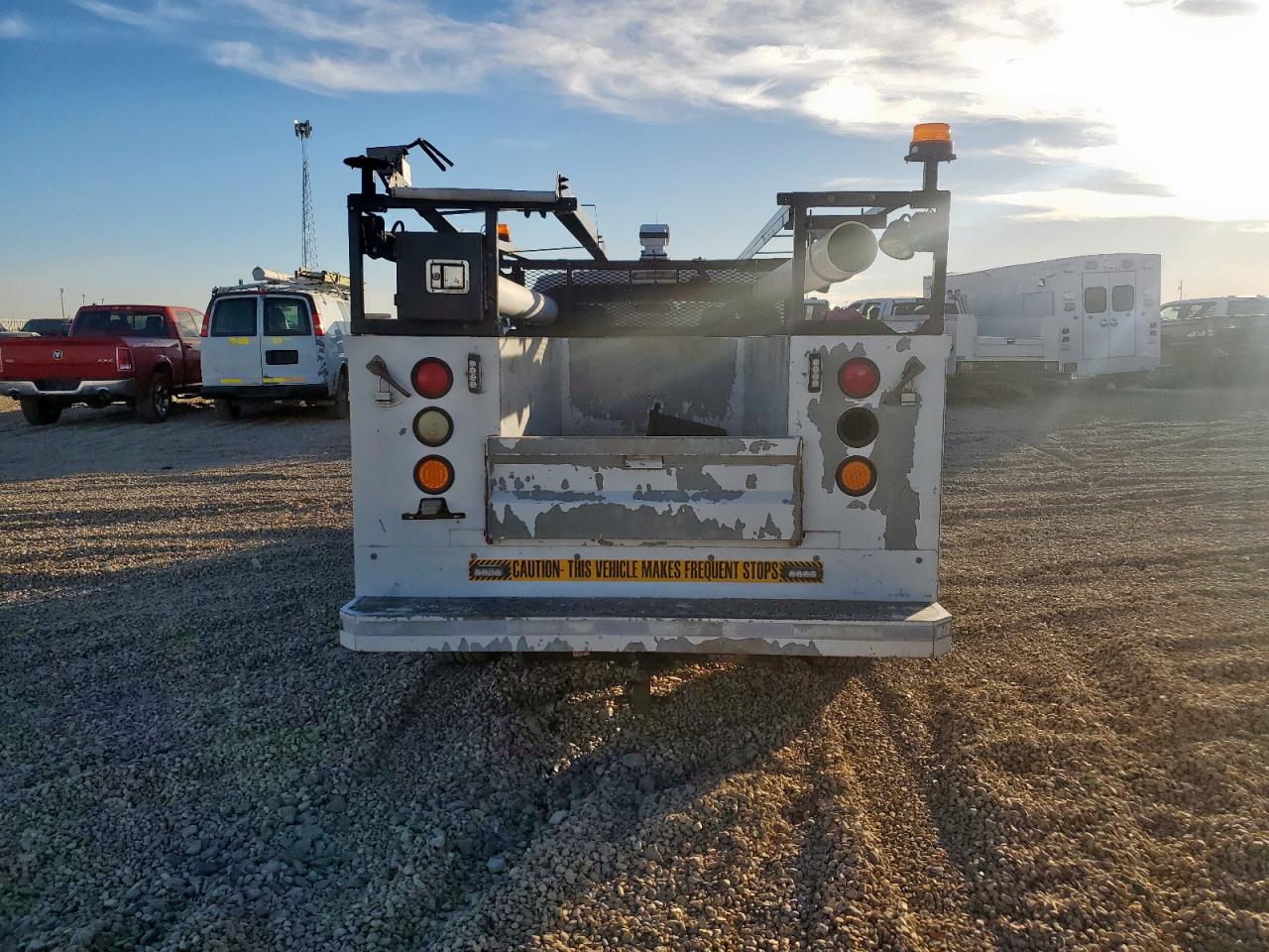 2011 Ford F350 Utility / Service Truck VIN: 1FD8X3E67BEA32698 Lot: 92864605