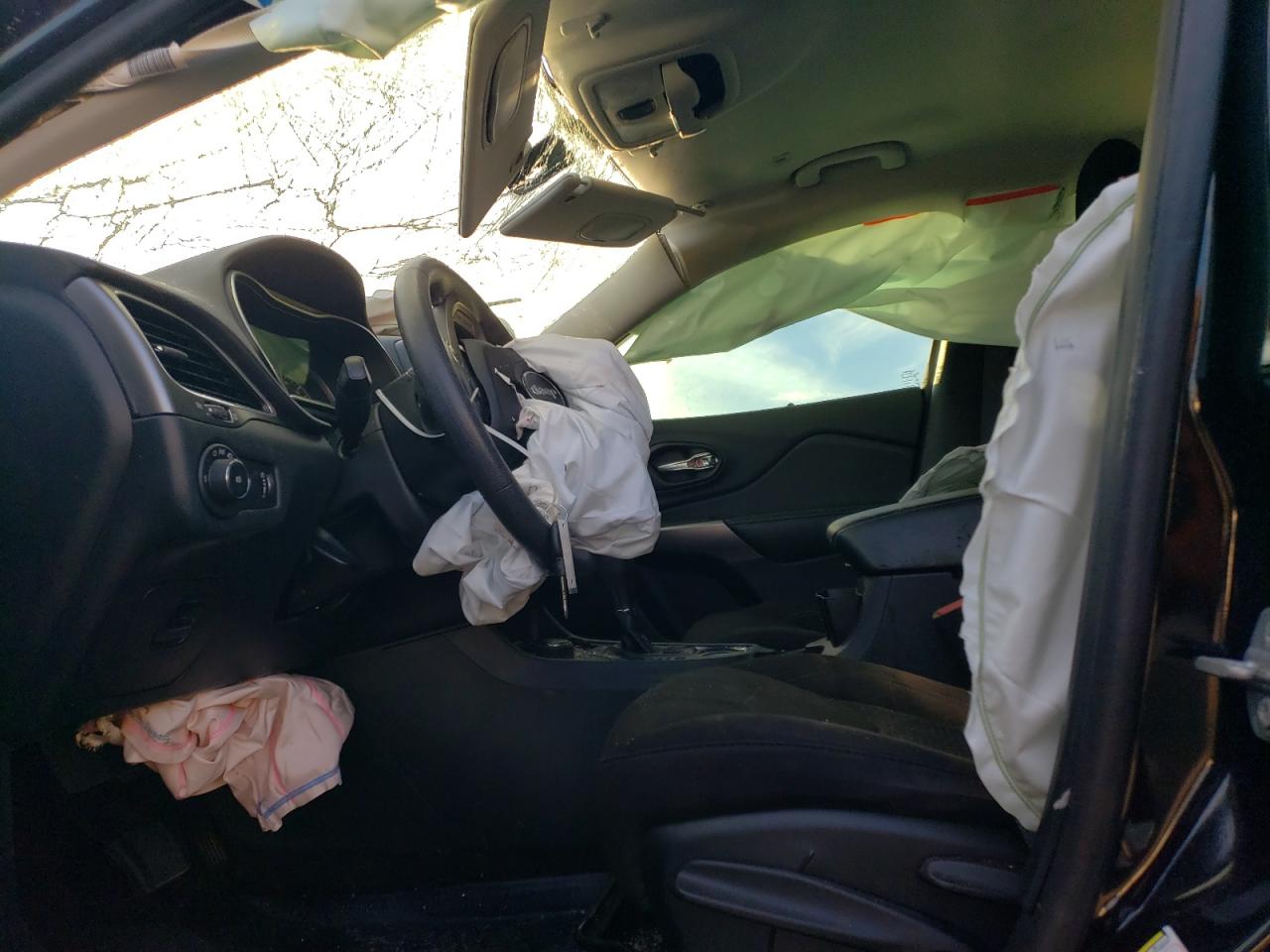 2019 Jeep Cherokee Latitude VIN: 1C4PJMCX3KD118454 Lot: 92310345