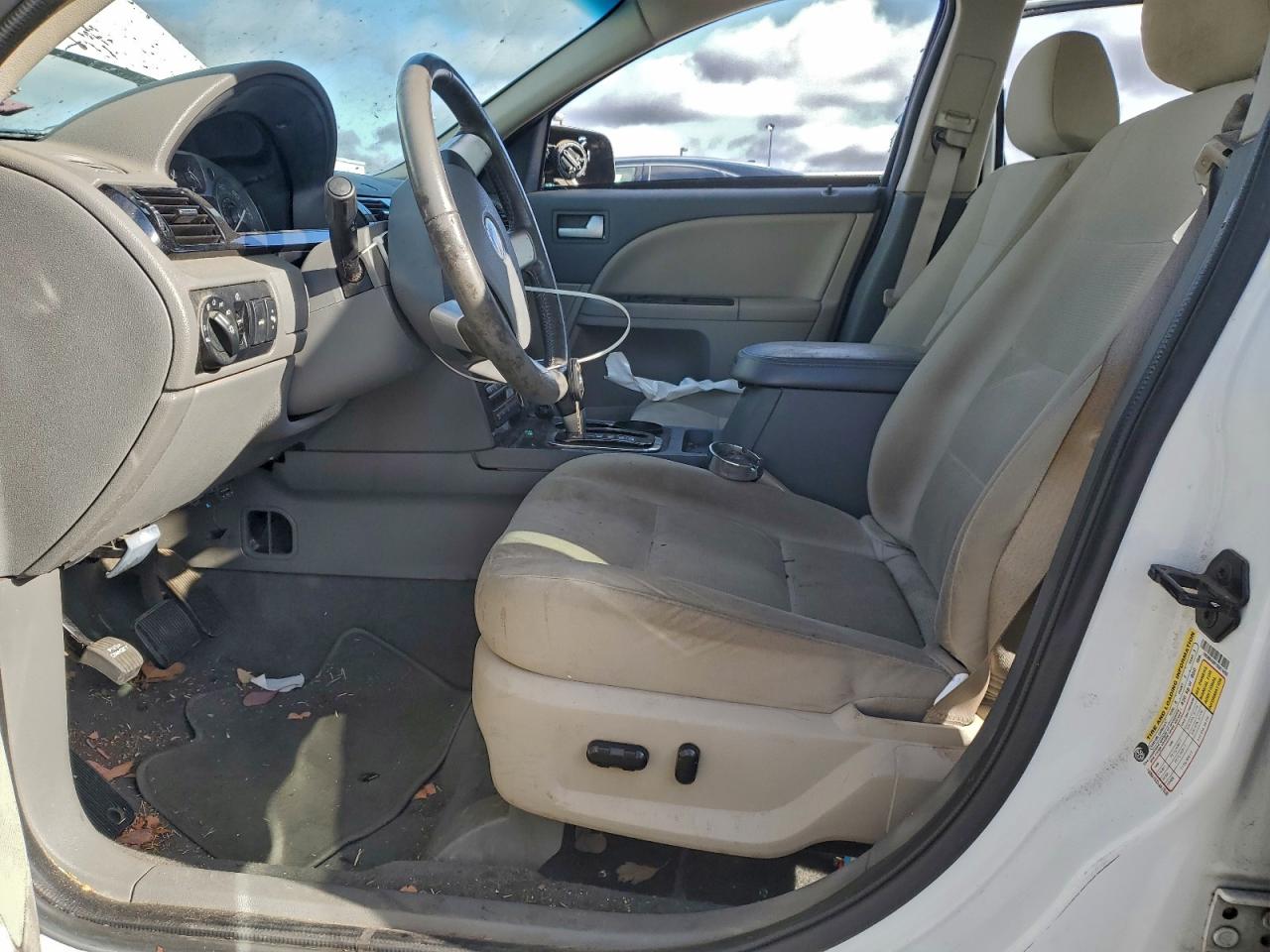 2008 Mercury Sable Luxury VIN: 1MEHM40W18G614480 Lot: 93909355