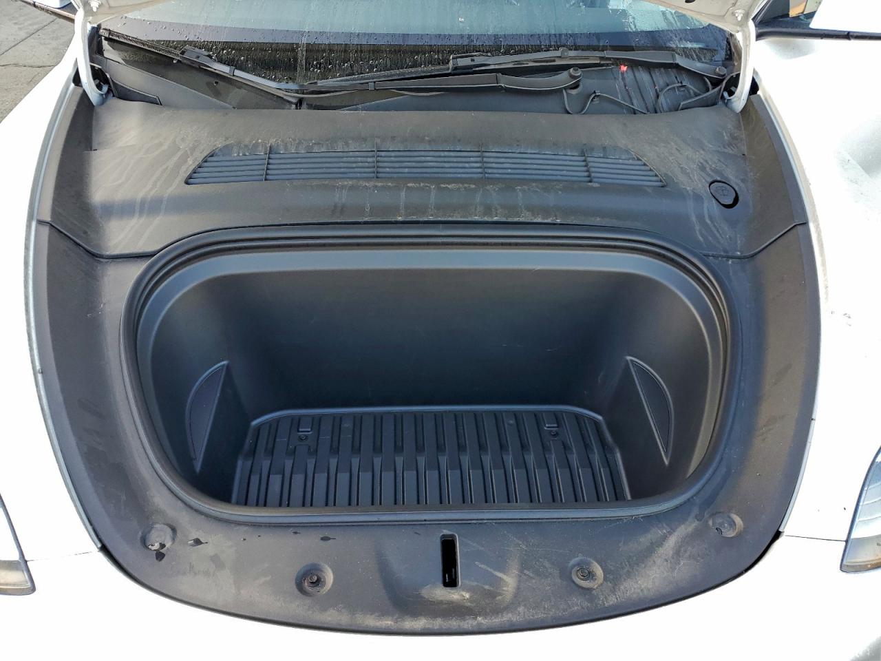 2022 Tesla Model Y VIN: 7SAYGDEEXNF488427 Lot: 93962175