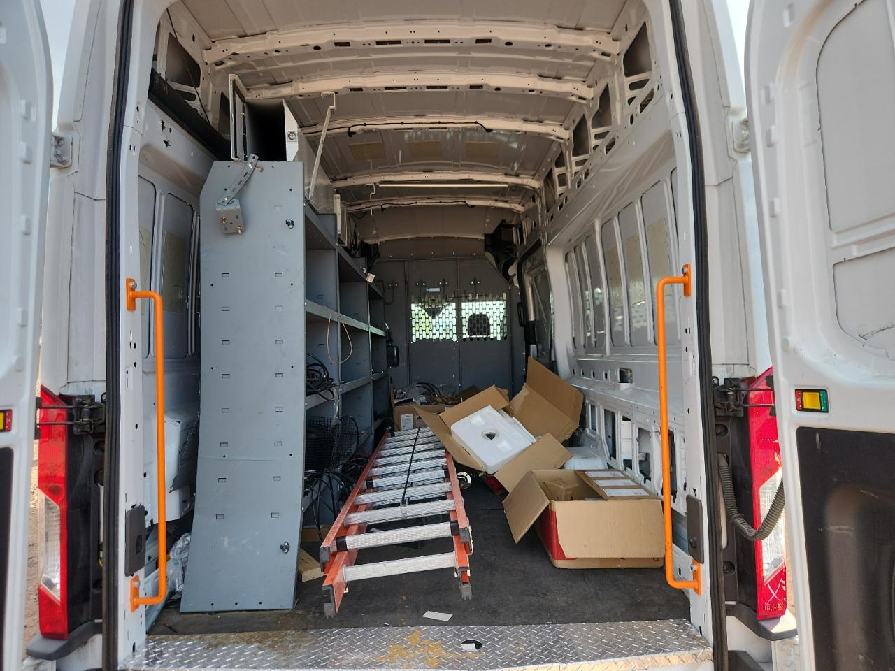 2023 Ford Transit Delivery Van VIN: 1FTBF7X85PKA15667 Lot: 92286365