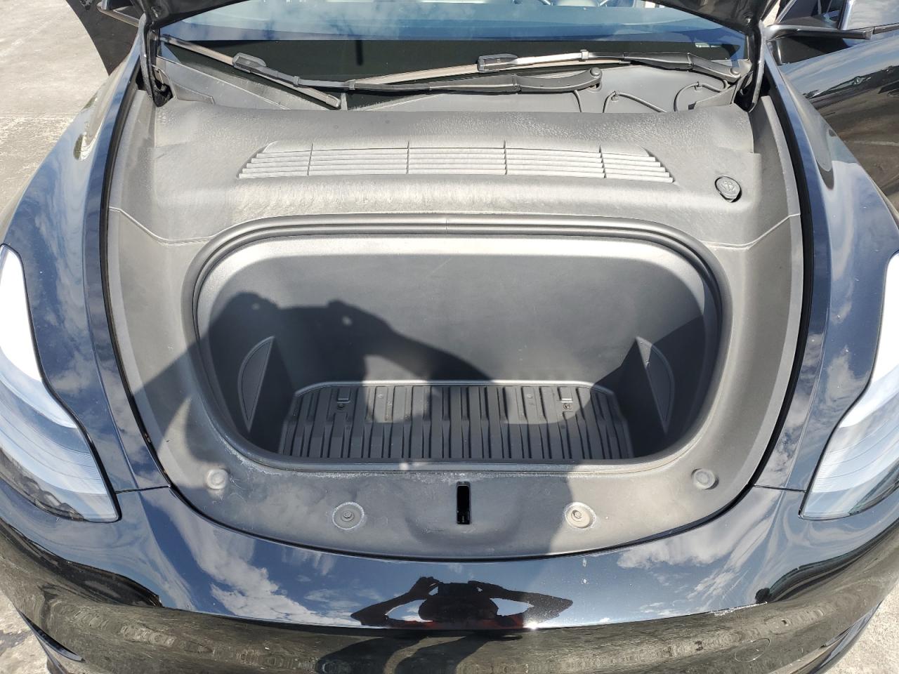 2024 Tesla Model Y VIN: 7SAYGDED0RF044065 Lot: 91313215